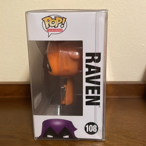 Funko pop Raven - Teen Titans Go (Orange) - with protector - Picture 2 of 6